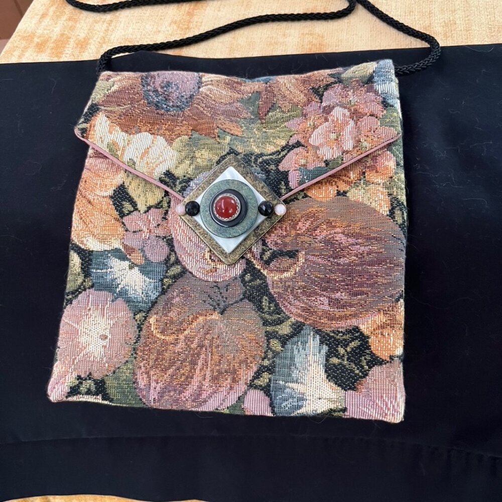 Ladies "gypsy" bag.